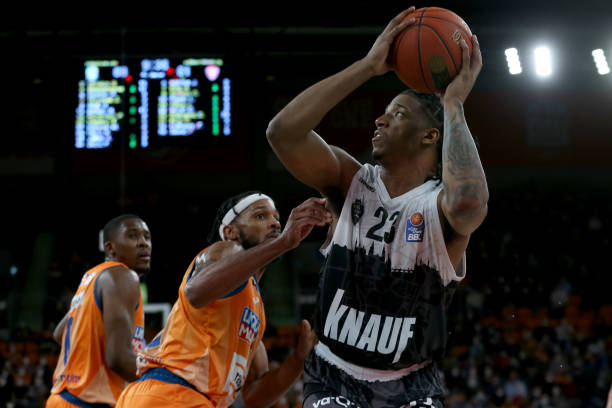 也是中国足 也是中国足